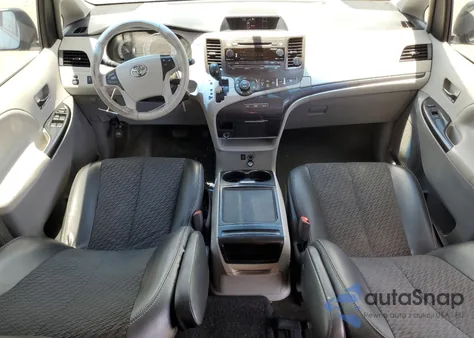 2014 Toyota Sienna Sport z USA, uszkodzony, nr VIN 5TDXK3DC2ES516878